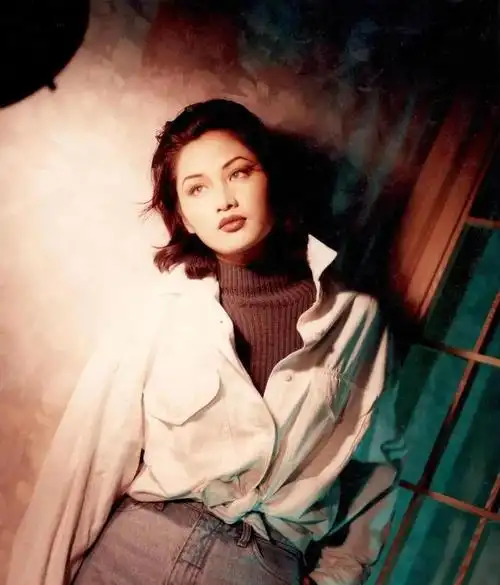 很多年轻的朋友们在提到瞿颖这个名字时,似乎更多地与她在《百变大咖