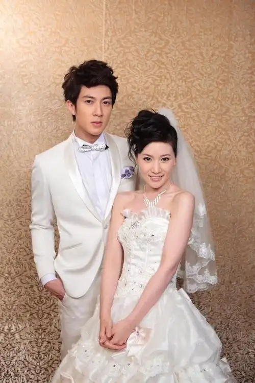 经"媒人"牵线的7对明星,今有人欢喜有人愁,最后1对却沦为笑柄