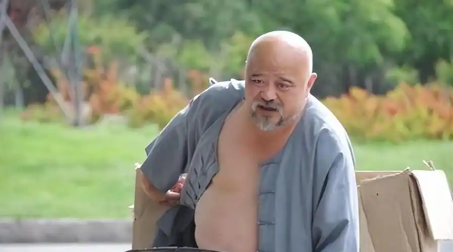 演员李琦:每日吸烟两包,餐餐喝八两酒,不听医生劝告