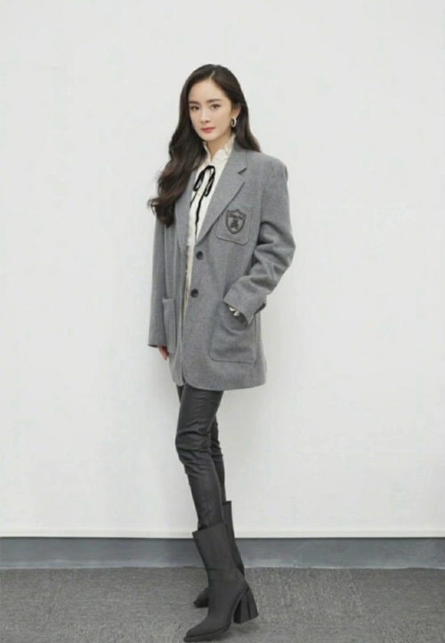 杨幂这种"筷子腿"穿皮裤才好看!