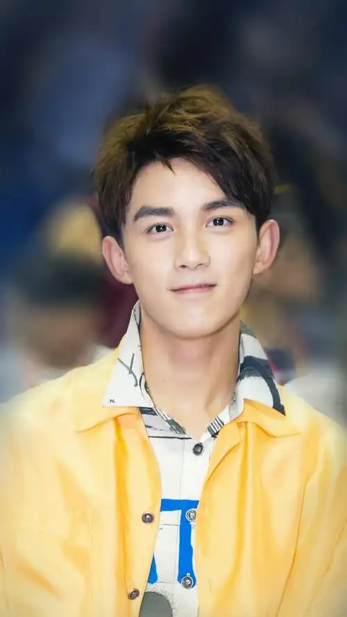 帅气小鲜肉吴磊写真