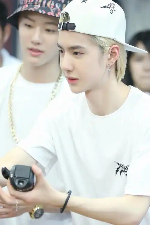 王一博超话#王一博的考古日常#wyb#王一博#    看到你甜甜又温柔的笑