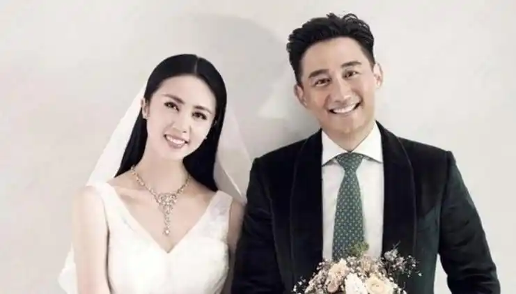 回顾孙莉18岁跟了老师黄磊婚后在家生儿育女容忍老公有绯闻