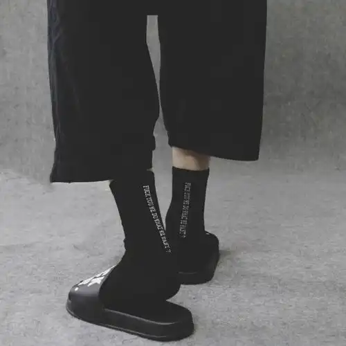 盛世尼曼5双装男士长筒袜子黑白高帮袜棉韩版高腰潮流字母条纹长袜男