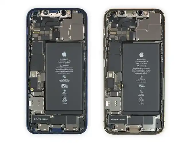 通过拆解,小编发现iphone 12和iphone 12 pro的内部结构的高度相似的
