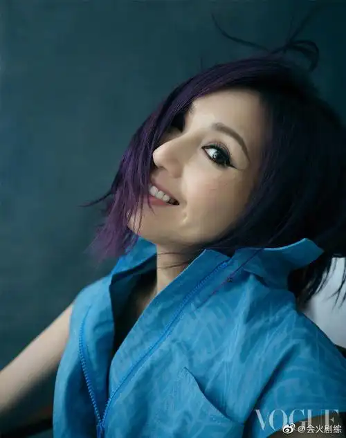 杨千嬅紫发造型##杨千嬅杂志封面大片
