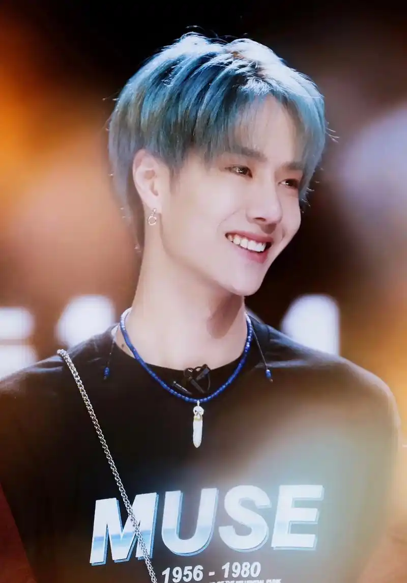 王一博 #王甜甜 #治愈系笑容 #笑容杀  多幸运在最美的 - 抖音