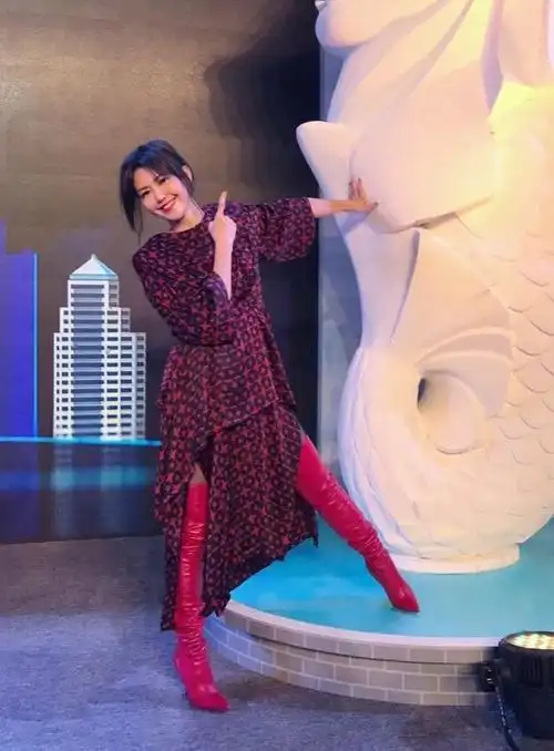 隐退3次依然可以红20年 素颜配拖鞋的她照样可以美的任性_孙燕姿