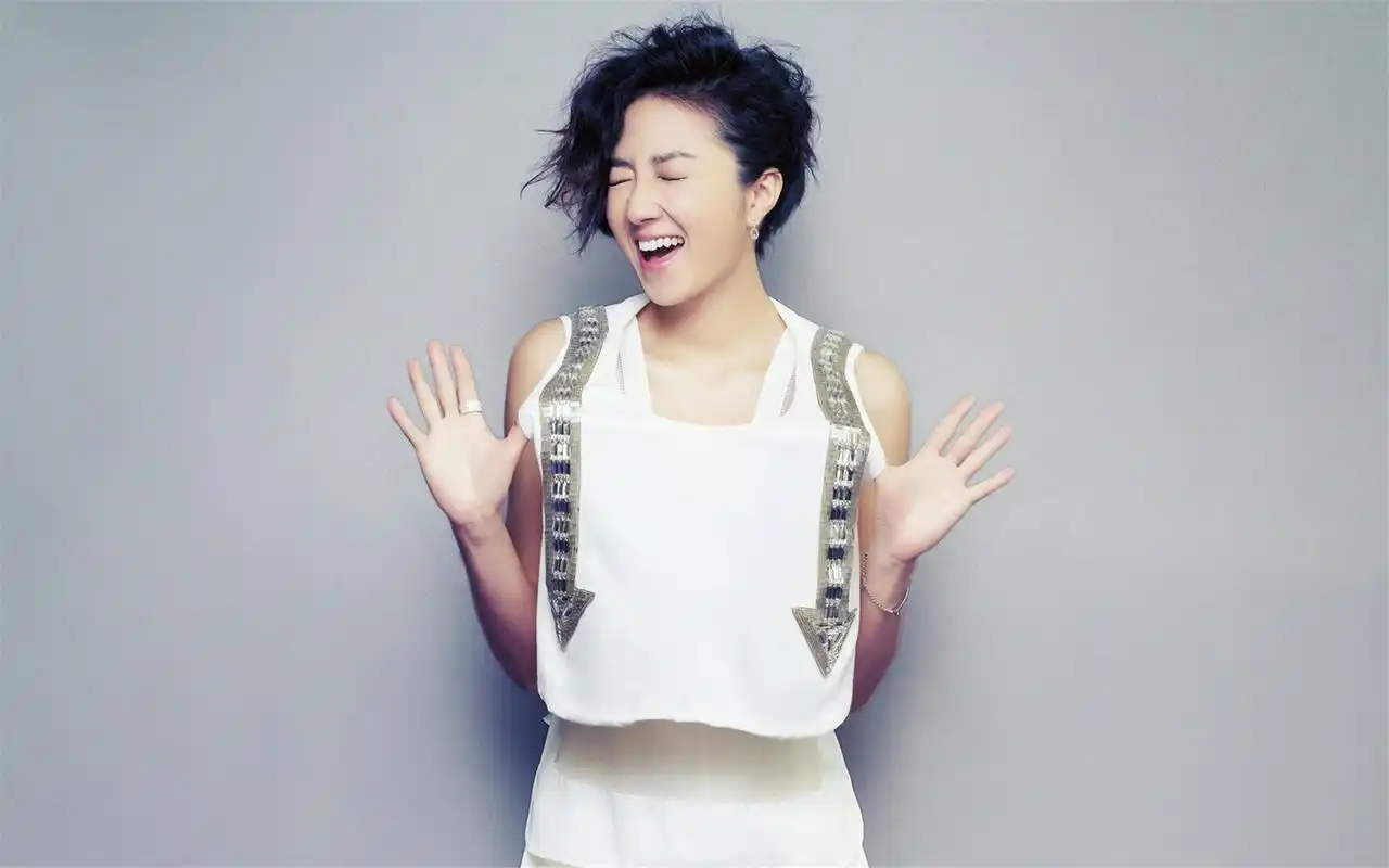 小清新文艺范女星桂纶镁唯美高清写真桌面壁纸(一),是美桌网www.