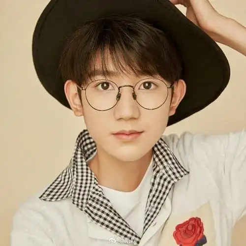 给黄晓明宣传新剧#紧急存一波tfboys头像,十周年后可能就会换头像了