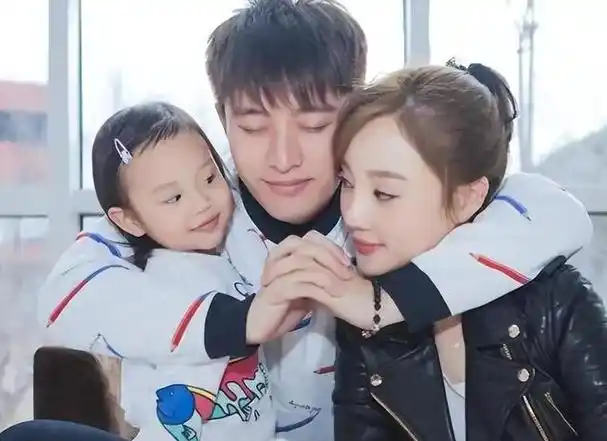 盘点被卓伟拉下神坛的女星无戏可拍星途尽毁值得同情吗