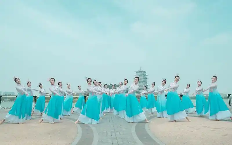 【古风原创】《繁花》多人舞蹈,年会简单好看的古典舞【单色舞蹈】