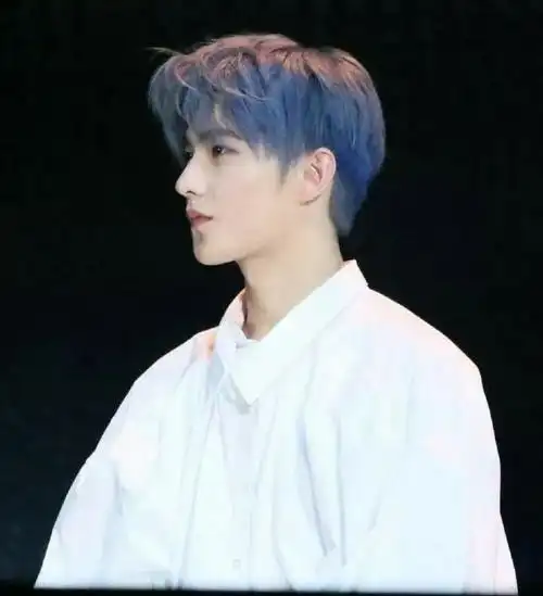 杨洋为新戏剪短发果然好看的人什么发型都好看啊