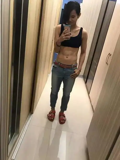 想打赢羽球女王戴资颖?先问问她的腹肌是否同意