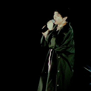 华晨宇gif唱歌gif舞台精灵gif发光gif