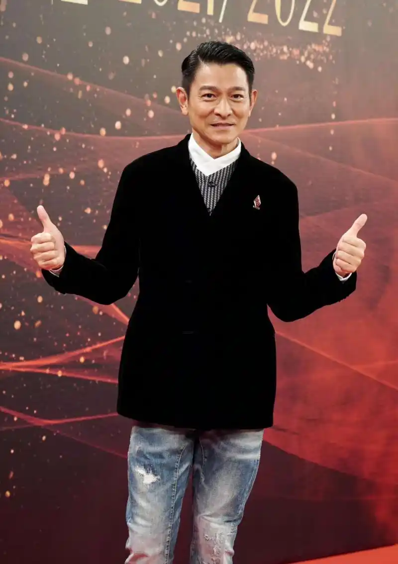 61岁的小伙子刘德华