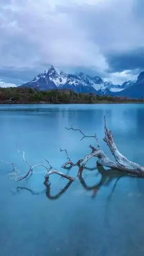 高清手机壁纸:能带走烦恼的,除了赚钱,还有旅行