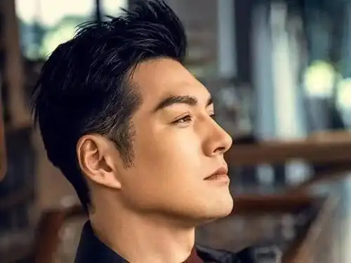 颜值高不高,看看侧颜就知道了,11位男星"侧颜杀"哪位狙到你了|鼻梁