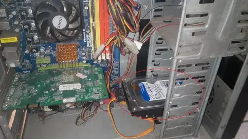 台式电脑硬盘在哪