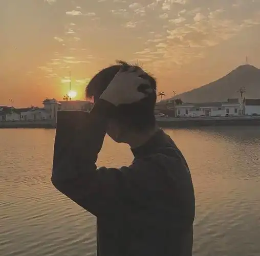 御姐高冷男头像时尚背景图