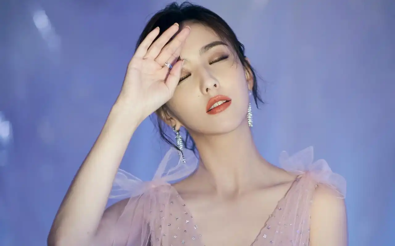 佟丽娅浪漫性感高清桌面壁纸,大陆明星,佟丽娅,浪漫,性感,高清,写真