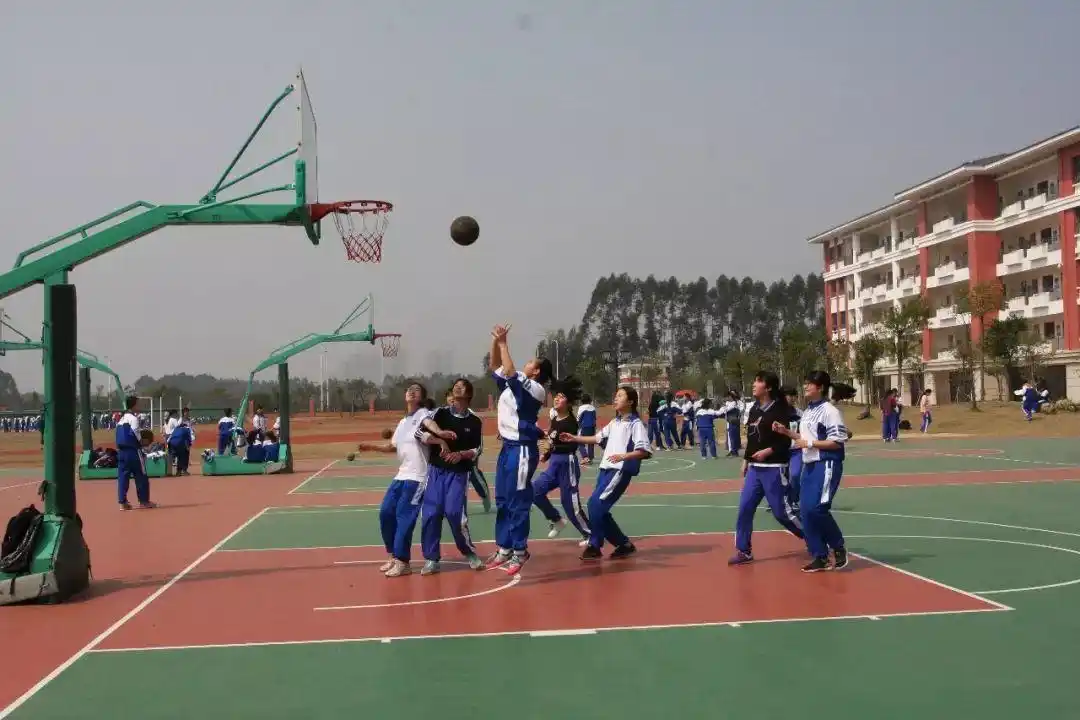 中学生为什么不爱上体育课?