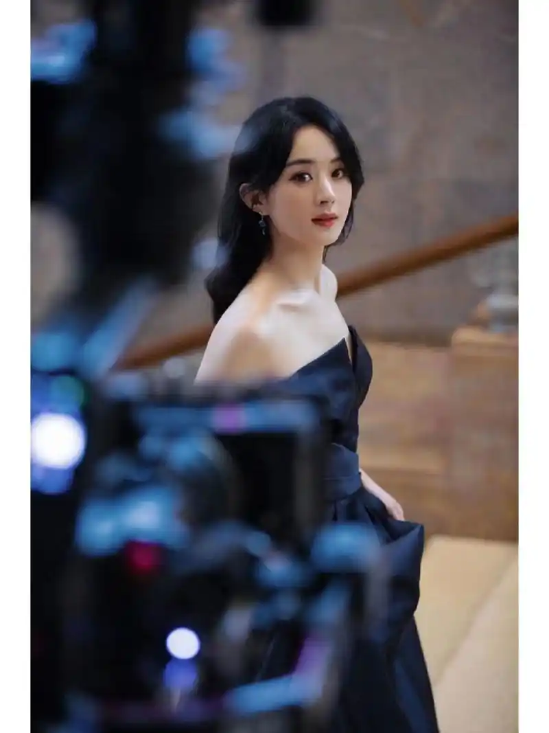 白宇跟倪妮的新剧《西出玉门》预计八月中旬上线  2.