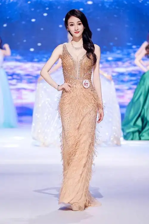 环球旅游小姐中国总冠军方艺涵的艺术人生|选美|小姐大赛_网易订阅