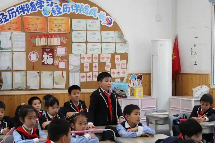 走进青蓝小学课堂激发学生知水护水热情市水利规划中心举办碧水长流知