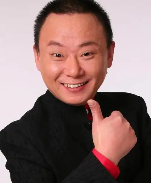 小品演员邵峰11次上春晚对患病爱人不离不弃用坚守换来幸福