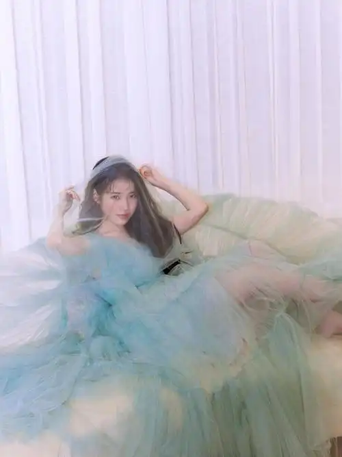 iu李知恩蓝色裙裙好仙啊壁纸安排