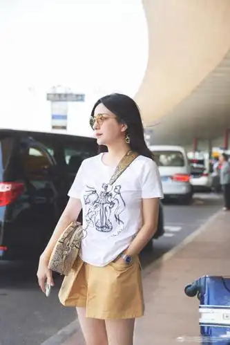 赵薇现身机场瘦身成功,清爽装扮十分吸睛,穿短裤这腿也太细了