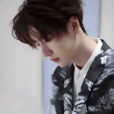 顾俊泽/王俊阎>王一博头像