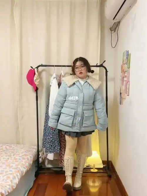 苹果型身材7515身高:153cm 体重:120斤胸围:86cm   腰围76cm臀围