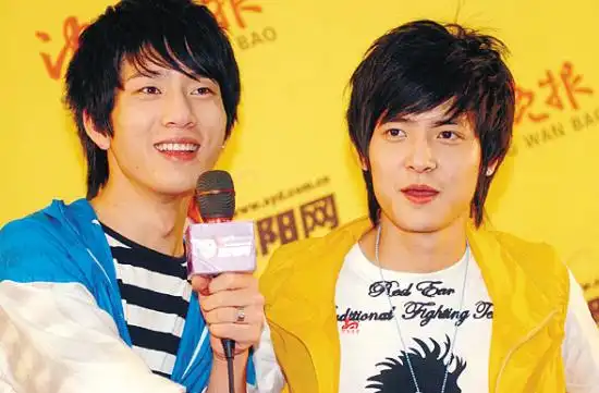 井柏然付辛博做客本报