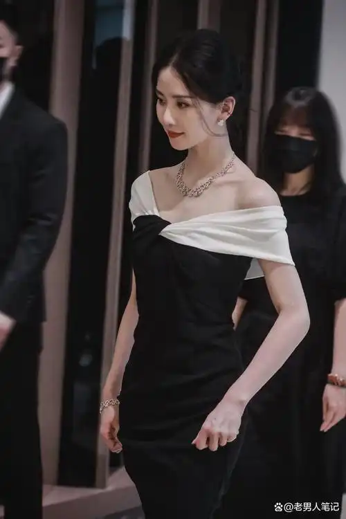 85后小花刘诗诗全新品牌活动造型上线,姐姐每一次出席活动都美得很