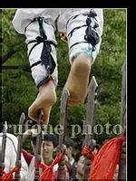 均匀厚实,无茧的脚底