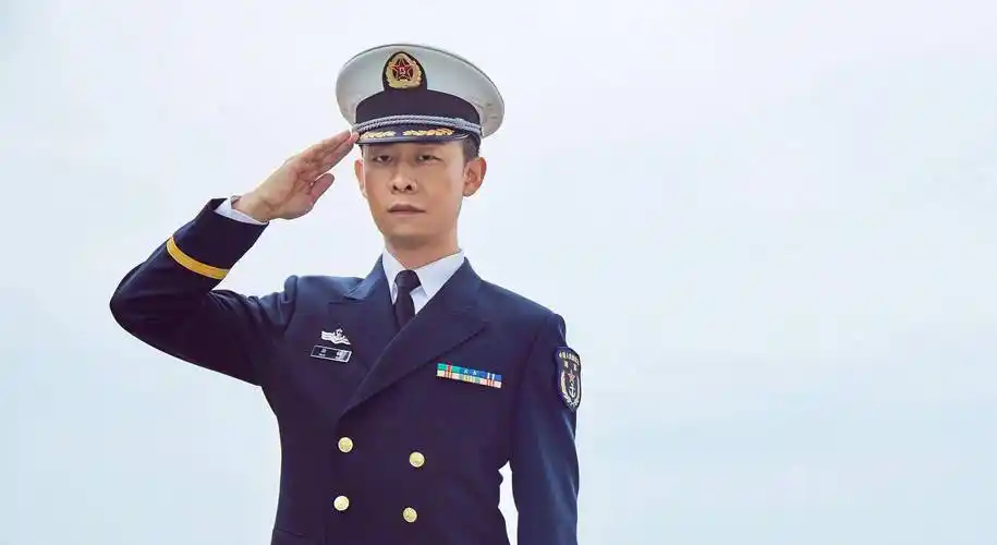 张译:7岁救了全家人,守候植物人初恋10年,妻子二婚带娃还丁克_郭娜_小