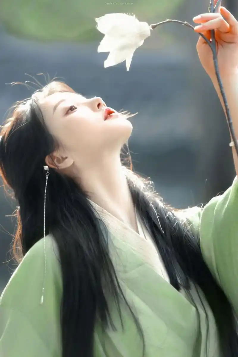 姜贞羽古装造型清冷唯美#你心中的古装女神# #一眼沦陷# #人间绝色