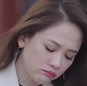 陈乔恩嘟嘟嘴不开心心事重重gif动图_动态图_表情包下载_soogif