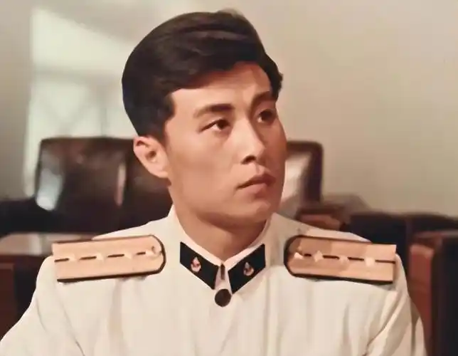 和王心刚同时代出道的帅气男星有很多,但没有谁能够取代王心刚在大家