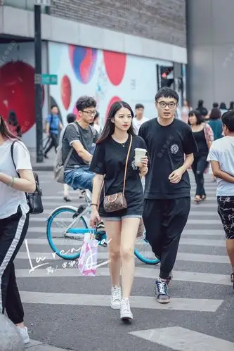 路人甲街拍的照片 - 微相册