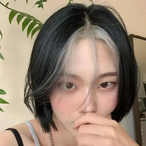 其实是偏灰色的亚麻棕,也是一款很高级的颜色哦~真的