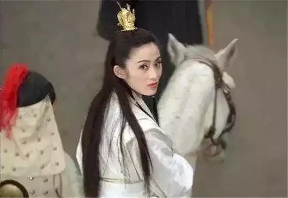 林青霞,吴君如等人,不过要说最佳星女郎的话非张敏莫属,《鹿鼎记》中