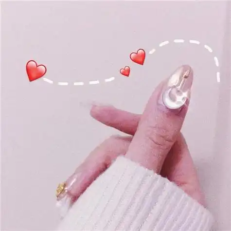 女生比心手势头像真人