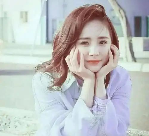 小糯米正面照曝光,对比杨幂的五官,整没整容一目了然