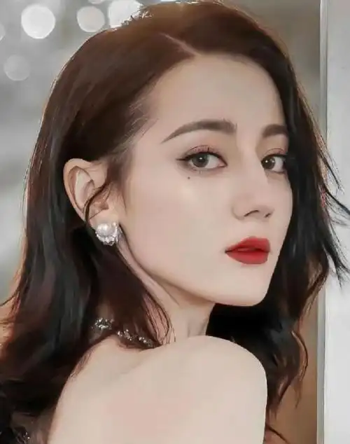 脸上这3个"痣点"的女人,属于天生的气质美人,可别轻易点掉!