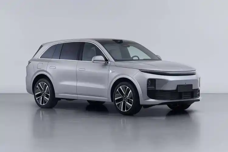 理想l6实拍图曝光,定位中型五座suv,预计售价在30万以内_搜狐汽车