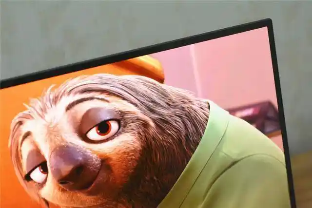 156寸超高清4koled掌机最佳扩展屏雕塑家mu156lo2便携屏体验