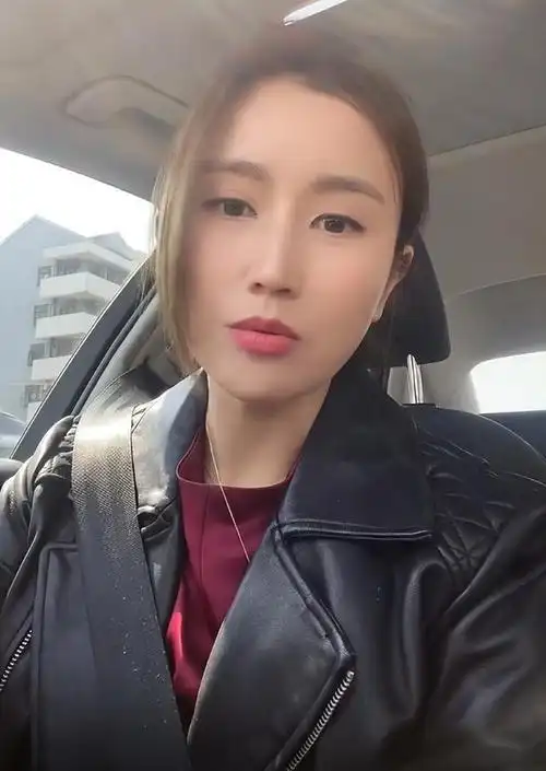 主持人伏玟晓再度离婚,一婚恋综嘉宾二婚富商,对爱情仍抱憧憬